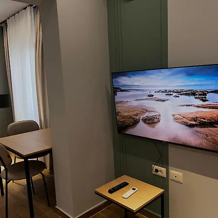 Shehu * ティラナ