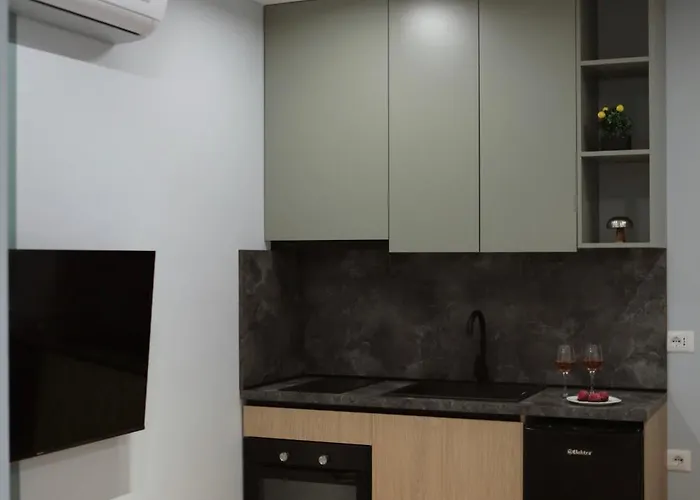 アパート Shehu ティラナ