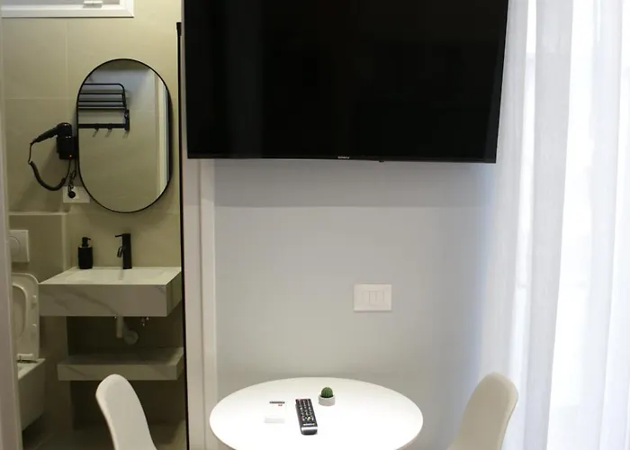 Shehu * ティラナ